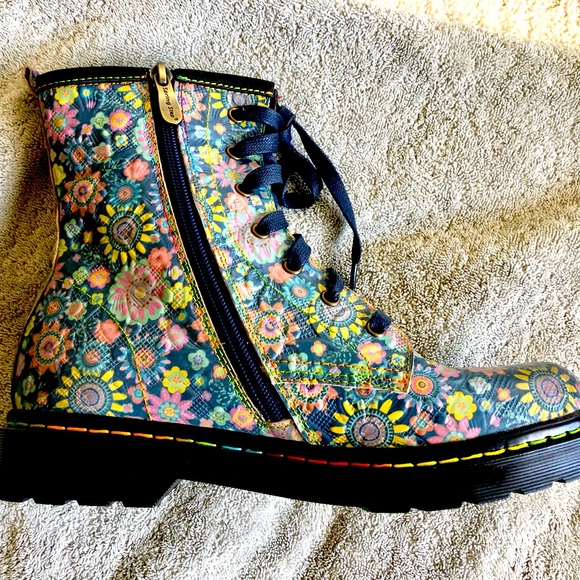 l’artiste Shoes - Floral work boots